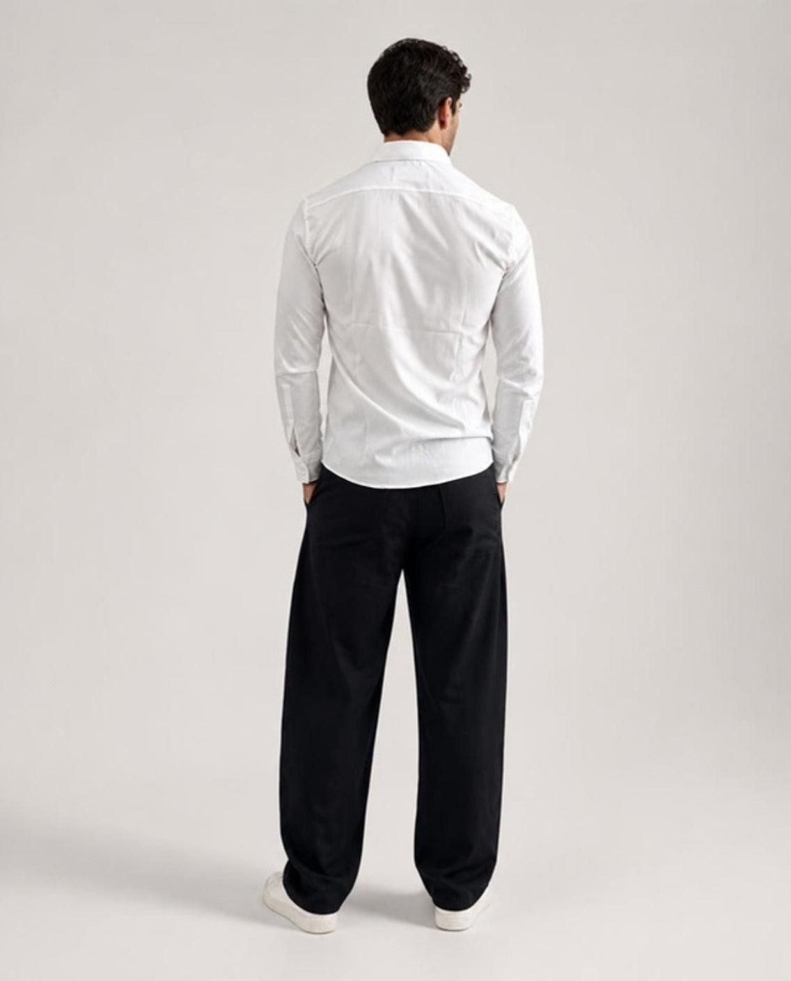 Camisa CHADS Antiarrugas blanca, vista de espalda